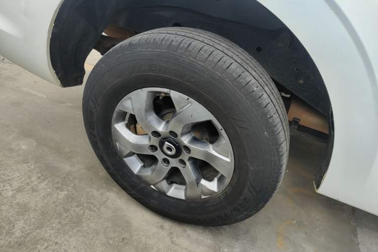 Used Great Wall Poer 2021 2.0T Commercial Version Automatic Diesel 4x4 Navigation-Type Standard Box GW4D20M Right Rear Wheel Hub
