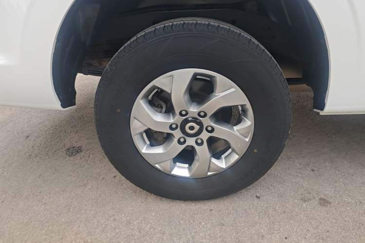 Used Great Wall Poer 2021 2.0T Commercial Version Automatic Diesel Two-Wheel Drive Elite Trim with Long Bed – GW4D20M Right Rear Wheel Hub