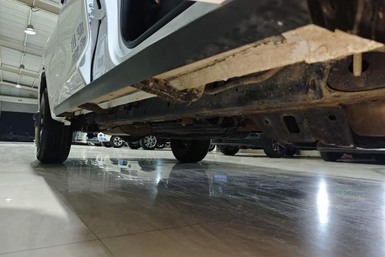Used Great Wall Poer 2021 2.0T Commercial Version Manual Diesel 4x4 Elite Long-Box GW4D20M Right Side Sill