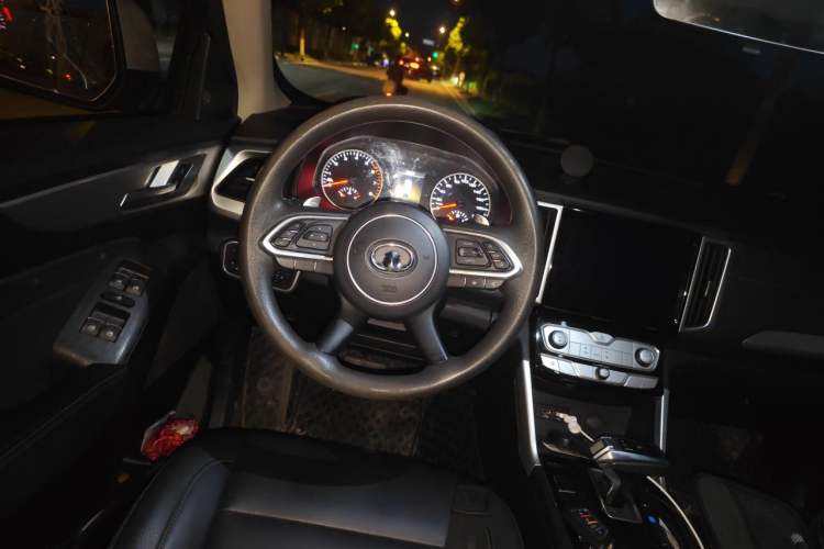 Used Great Wall Poer 2021 2.0T Commercial Version Automatic Gasoline Two-Wheel Drive Elite Trim with Long Bed – GW4C20B Steering Wheel