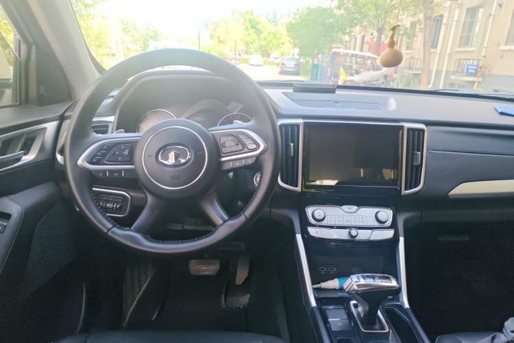 Used Great Wall Poer 2021 2.0T Commercial Version Automatic Diesel 4x4 Navigation-Ready Long-Box GW4D20M Steering Wheel