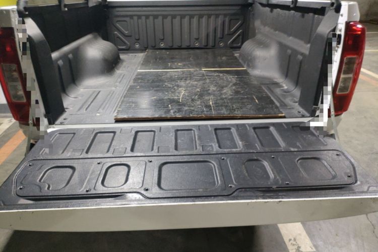 Used Great Wall Poer 2021 2.0T Commercial Version Automatic Diesel 4x4 Elite Long-Box GW4D20M Trunk