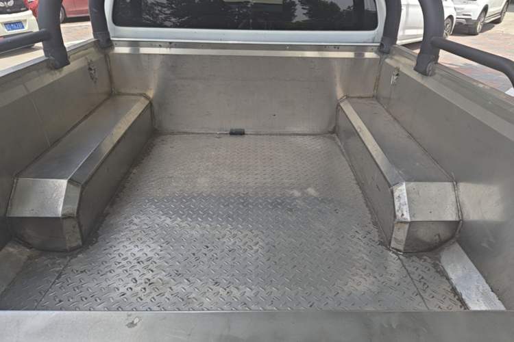 Used Great Wall Poer 2021 2.0T Commercial Version Automatic Diesel Two-Wheel Drive Elite Trim with Long Bed – GW4D20M Trunk