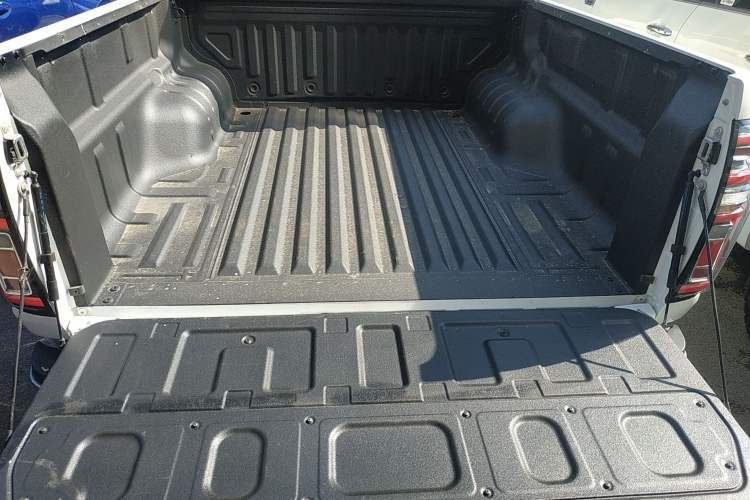 Used Great Wall Poer 2021 2.0T Global Version Automatic Gasoline 4x4 Prestige Standard Cab GW4C20B Trunk