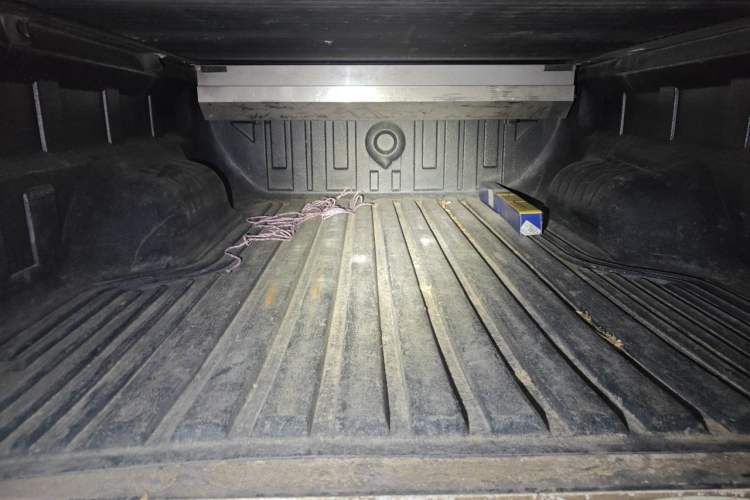 Used Great Wall Poer 2021 2.0T Commercial Version Automatic Diesel 4x4 Elite Long-Box GW4D20M Trunk