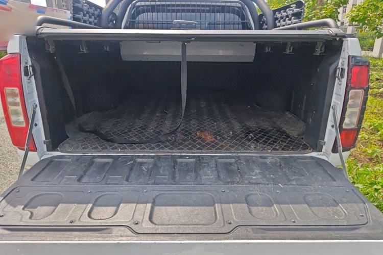 Used Great Wall Poer 2021 2.0T Commercial Version Automatic Diesel 4x4 Elite Long-Box GW4D20M Trunk