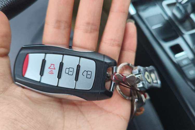 Used Great Wall Poer 2021 2.0T Commercial Version Automatic Diesel Two-Wheel Drive Elite Trim with Long Bed – GW4D20M Vehicle Key