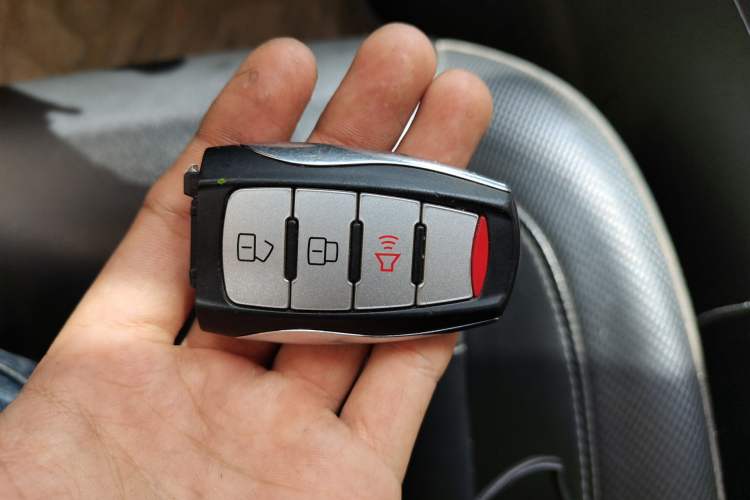 Used Great Wall Poer 2021 2.0T Commercial Version Automatic Diesel 4x4 Elite Long-Box GW4D20M Vehicle Key