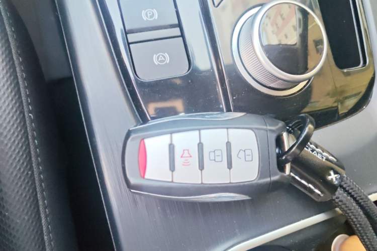 Used Great Wall Poer 2021 2.0T Commercial Version Automatic Diesel 4x4 Navigation-Ready Long-Box GW4D20M Vehicle Key