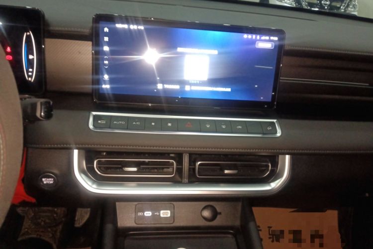 Used Great Wall Poer 2023 2.0T Passenger Version Automatic Gasoline Four-Wheel Drive Comfort Trim – GW4C20B Audio And AC Panel