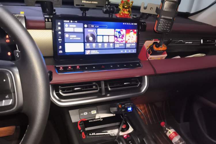 Used Great Wall Poer 2023 2.0T Dragon Bullet Edition Audio And AC Panel