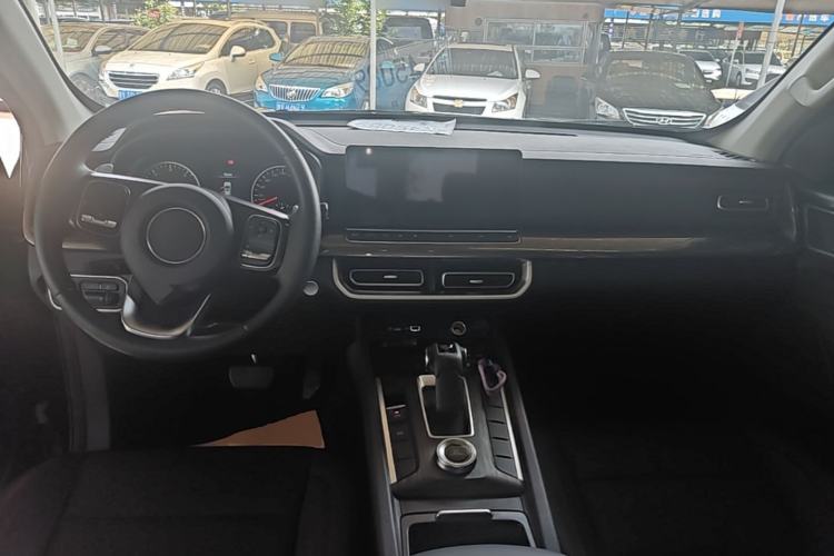 Used Great Wall Poer 2023 2.0T Commercial Version Automatic Diesel 4x4 Elite Long-Box GW4D20M Center Console