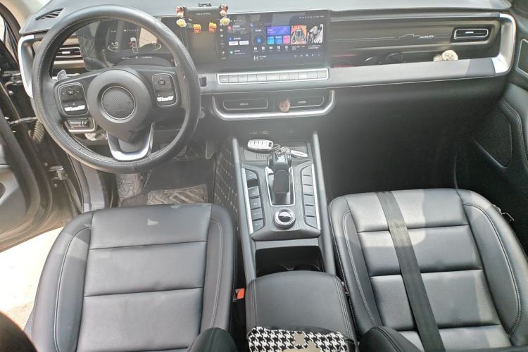 Used Great Wall Poer 2023 2.0T Passenger Version Automatic Gasoline Four-Wheel Drive Comfort Trim – GW4C20B Center Console