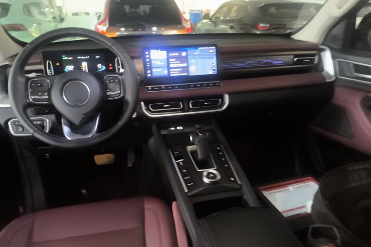 Used Great Wall Poer 2023 2.0T Off-Road Edition Automatic Gasoline Four-Wheel Drive – High-End Version Center Console