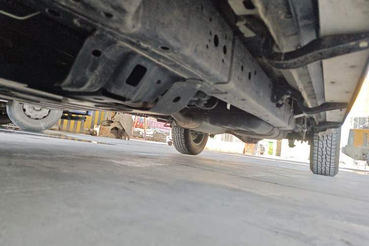Used Great Wall Poer 2023 2.0T Commercial Version Manual Diesel 4x4 Elite Long-Box GW4D20M Chassis Front Left