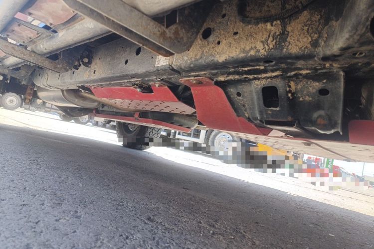 Used Great Wall Poer 2023 2.0T Commercial Version Automatic Diesel 4x4 Long Bed Business-Grade Model Chassis Front Right