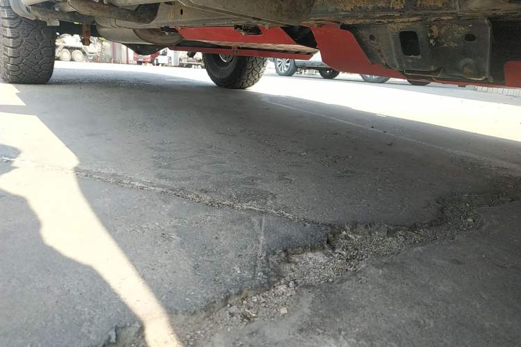 Used Great Wall Poer 2023 2.0T Commercial Version Automatic Diesel 4x4 Elite Long-Box GW4D20M Chassis Front Right