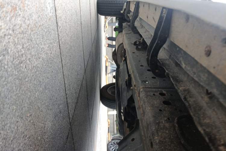 Used Great Wall Poer 2023 2.0T Commercial Version Automatic Diesel 4x4 Elite Long-Box GW4D20M Chassis Front Right