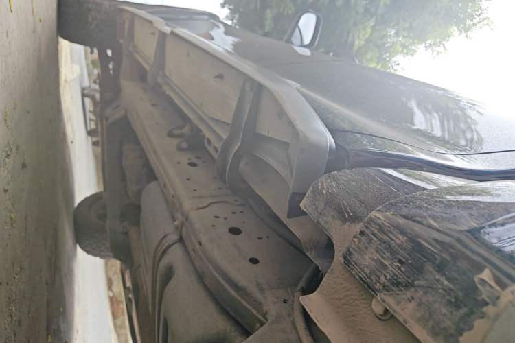 Used Great Wall Poer 2023 2.0T Passenger Version Automatic Gasoline Four-Wheel Drive Comfort Trim – GW4C20B Chassis Rear Left