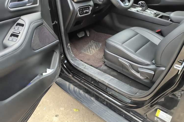 Used Great Wall Poer 2023 2.0T Commercial Version Automatic Diesel Two-Wheel Drive Elite Standard Box GW4D20M Driver Seat