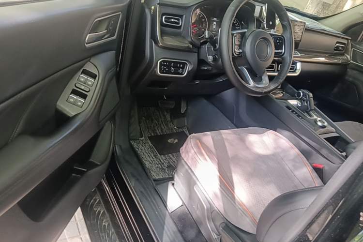Used Great Wall Poer 2023 2.0T Commercial Version Automatic Gasoline Two-Wheel Drive Elite Trim with Long Bed – GW4C20B Driver Seat