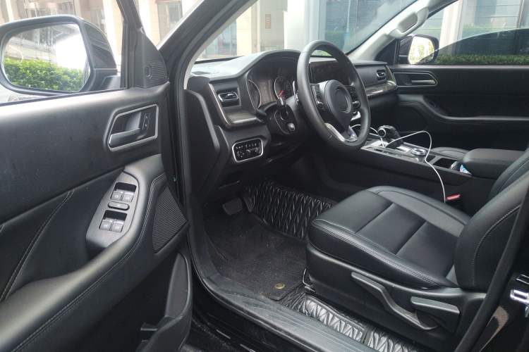 Used Great Wall Poer 2023 2.0T Commercial Version Automatic Diesel Two-Wheel Drive Elite Trim with Long Bed – GW4D20M Driver Seat