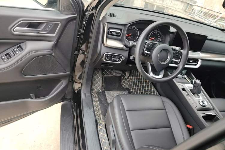 Used Great Wall Poer 2023 2.0T Commercial Version Automatic Gasoline Two-Wheel Drive Elite Trim with Long Bed – GW4C20B Driver Seat