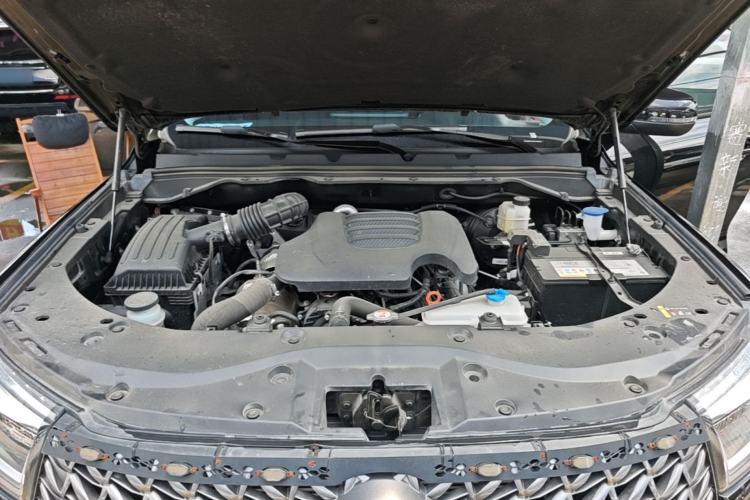 Used Great Wall Poer 2023 2.0T Commercial Version Automatic Diesel Two-Wheel Drive Elite Trim with Long Bed – GW4D20M Engine Bay