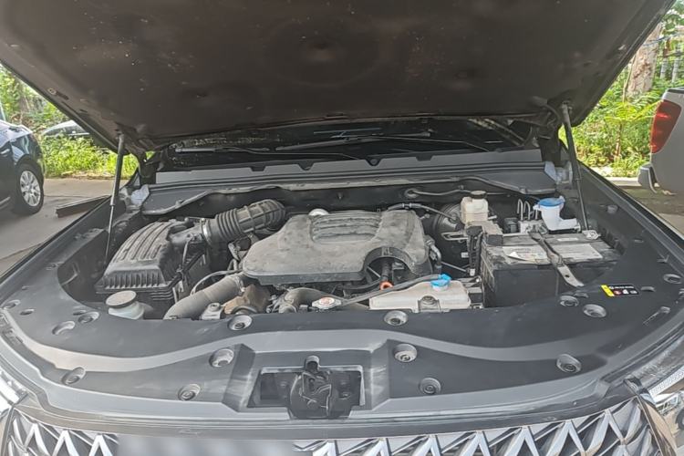 Used Great Wall Poer 2023 2.0T Commercial Version Automatic Diesel 4x4 Elite Long-Box GW4D20M Engine Bay
