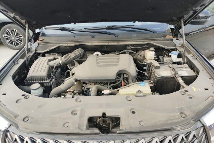 Used Great Wall Poer 2023 2.0T Commercial Version Automatic Diesel Two-Wheel Drive Elite Trim with Long Bed – GW4D20M Engine Bay
