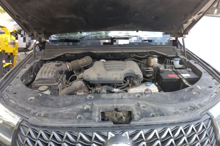 Used Great Wall Poer 2023 2.0T Commercial Version Automatic Diesel 4x4 Long Bed Business-Grade Model Engine Bay