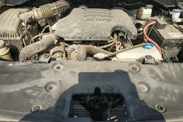 Used Great Wall Poer 2023 2.0T Commercial Version Automatic Diesel 4x4 Elite Long-Box GW4D20M Engine Bay