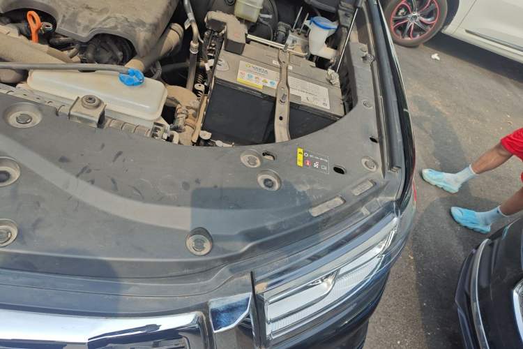 Used Great Wall Poer 2023 2.0T Luxury Automatic Gasoline 4x4 Version GW4C20B Engine Bay Left