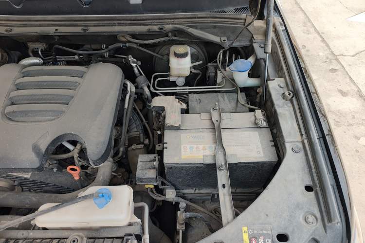 Used Great Wall Poer 2023 2.0T Passenger Version Automatic Diesel 4x4 Comfort Trim – GW4D20M Engine Bay Left