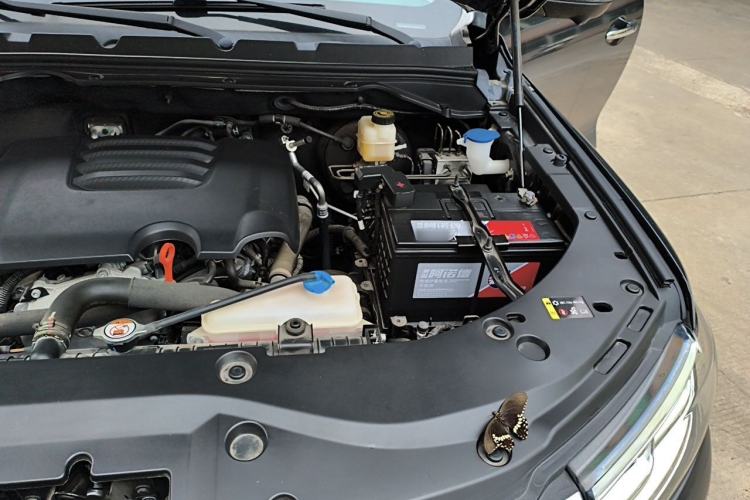 Used Great Wall Poer 2023 2.0T Luxury Automatic Gasoline 4x4 Version GW4C20B Engine Bay Left