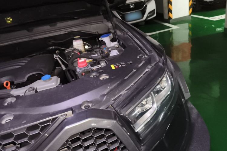 Used Great Wall Poer 2023 2.0T Dragon Bullet Edition Engine Bay Left