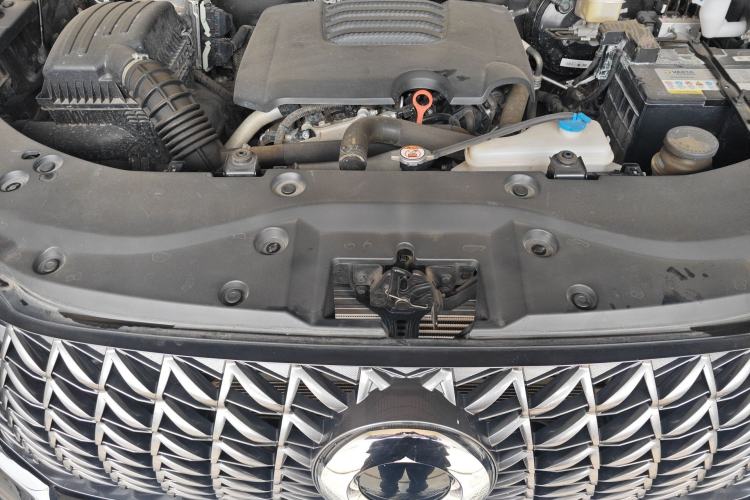 Used Great Wall Poer 2023 2.0T Commercial Version Automatic Gasoline 4x4 Elite Long-Box GW4C20B Engine Bay