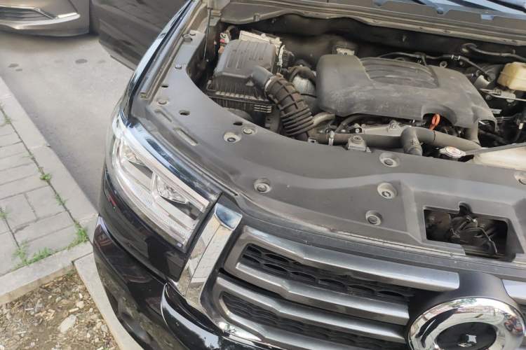 Used Great Wall Poer 2023 2.0T Passenger Version Automatic Gasoline 4x4 Sporty GW4C20B Engine Bay Right