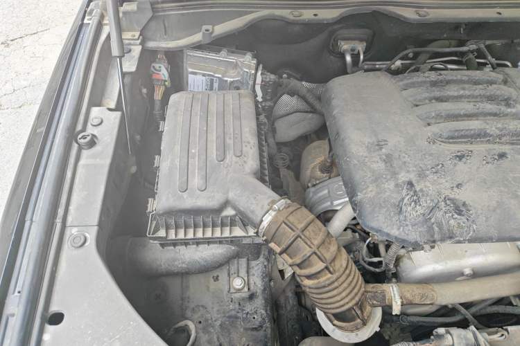 Used Great Wall Poer 2023 2.0T Passenger Version Automatic Gasoline Four-Wheel Drive Comfort Trim – GW4C20B Engine Bay Right