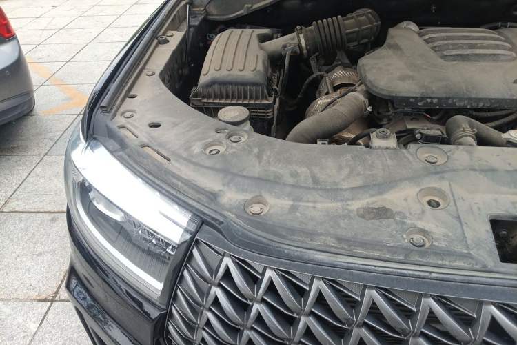Used Great Wall Poer 2023 2.0T Commercial Version Automatic Diesel 4x4 Elite Long-Box GW4D20M Engine Bay Right