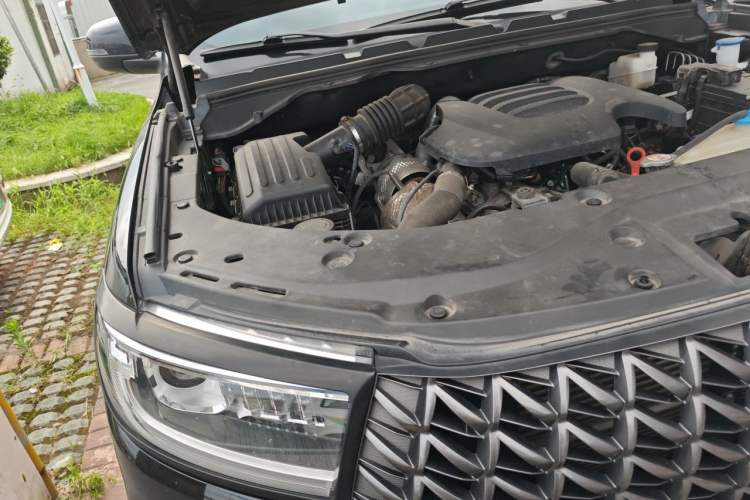 Used Great Wall Poer 2023 2.0T Commercial Version Automatic Diesel Two-Wheel Drive Elite Trim with Long Bed – GW4D20M Engine Bay Right