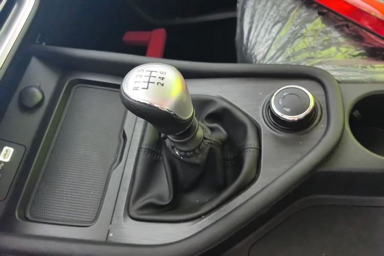 Used Great Wall Poer 2023 2.0T Commercial Version Manual Diesel 4x4 Elite Long-Box GW4D20M Gear Lever