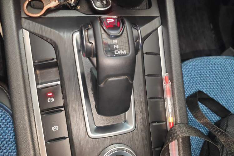 Used Great Wall Poer 2023 2.0T Commercial Version Automatic Gasoline 4x4 Elite Long-Box GW4C20B Gear Lever