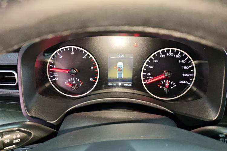 Used Great Wall Poer 2023 2.0T Commercial Version Automatic Diesel Two-Wheel Drive Elite Trim with Long Bed – GW4D20M Instrument Cluster