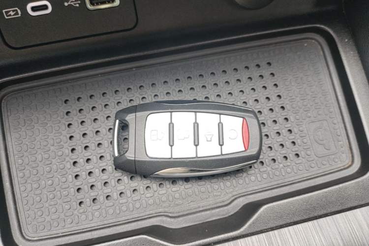 Used Great Wall Poer 2023 2.0T Passenger Version Automatic Diesel 4x4 Comfort Trim – GW4D20M Interior 1