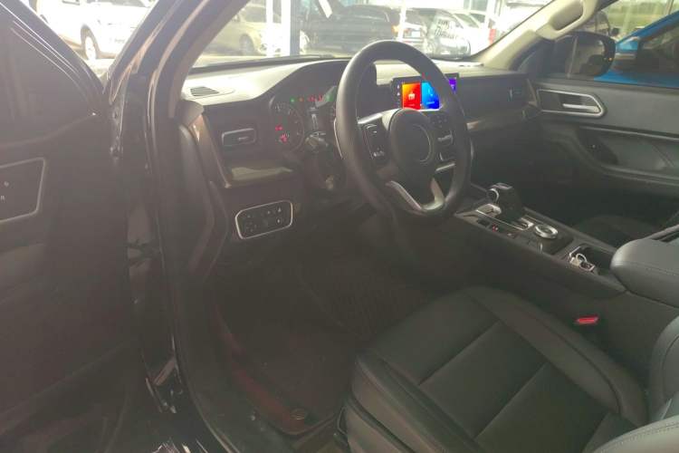 Used Great Wall Poer 2023 2.0T Commercial Version Automatic Diesel Two-Wheel Drive Elite Trim with Long Bed – GW4D20M Interior 3