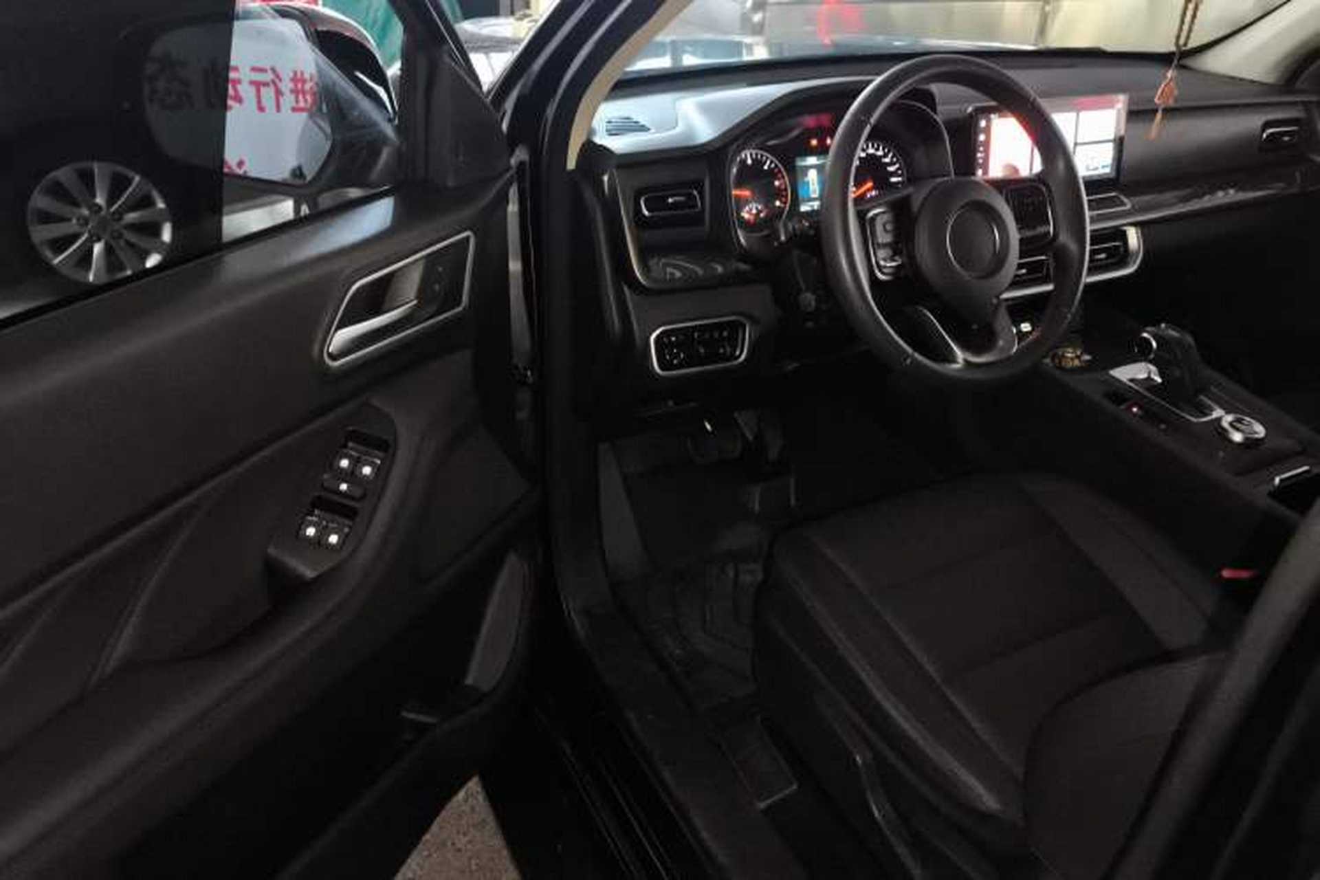 Used Great Wall Poer 2023 2.0T Commercial Version Automatic Diesel 4x4 Elite Long-Box GW4D20M Interior 3