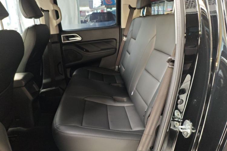 Used Great Wall Poer 2023 2.0T Commercial Version Automatic Diesel 4x4 Elite Long-Box GW4D20M Interior 4