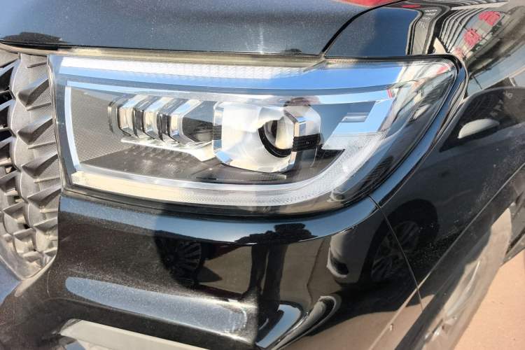 Used Great Wall Poer 2023 2.0T Commercial Version Manual Diesel 4x4 Elite Long-Box GW4D20M Left Front Headlight