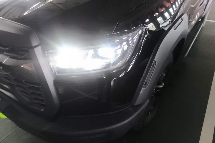 Used Great Wall Poer 2023 2.0T Off-Road Edition Automatic Gasoline Four-Wheel Drive – High-End Version Left Front Headlight